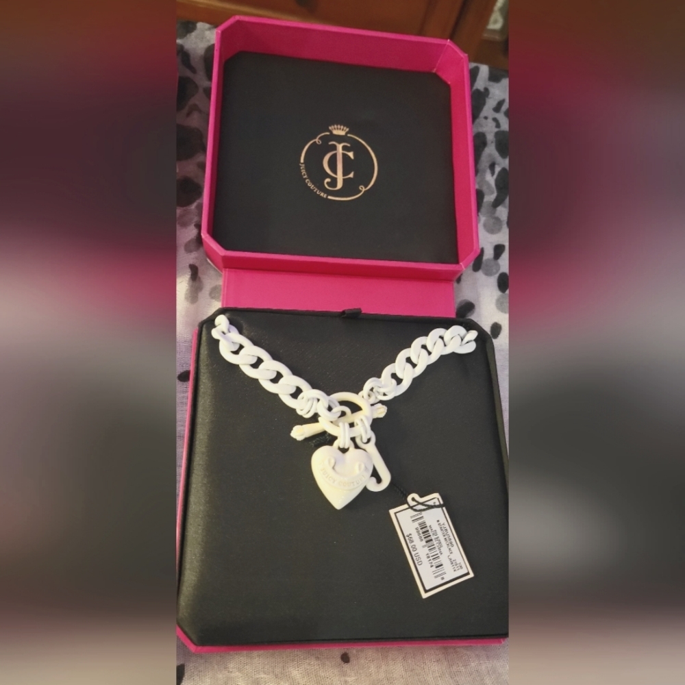 Juicy Couture NWT in box white starter necklace